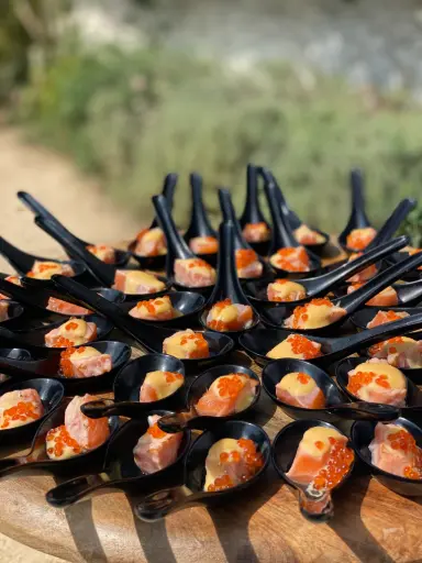 [APF090] Salmon a la llama con salsa kimizu y huevas de pez volador (r) XS