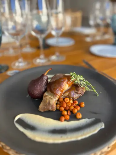 [SEG068] Pluma a 80º con allioli de garbanzos y peras al bobal