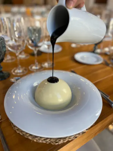 [POS030] La fondue jugoso brownie con helado de vainilla bourbon  y nueces caramelizadas (r)