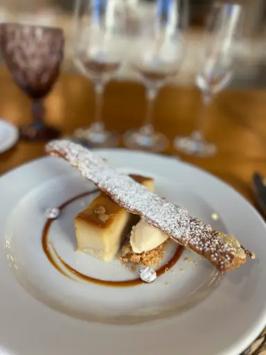 [POS020] Cremoso helado de horchata valenciana, pastel de farton en dos texturas y salteado de chufas (r)
