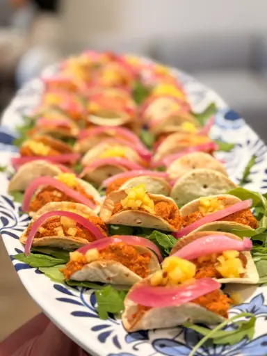 [APC092] Taco de pollo pibil con cebolla encurtida y piña caramelizada XS
