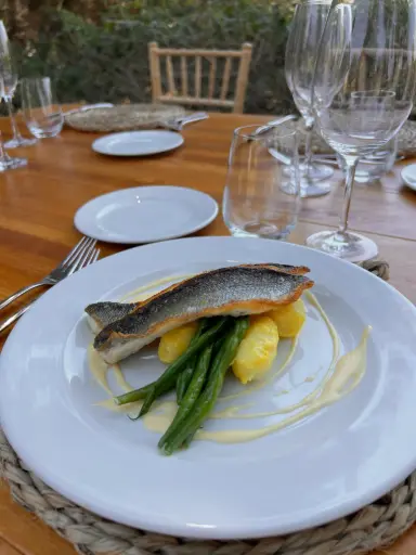 [PRI070] Lubina con bobys y patatas salteadas al azafrán (r)
