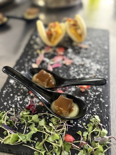 [ACP020] Terrina de paletilla de cordero lechal con parmentier y tierra de avellana garrapiñada XS