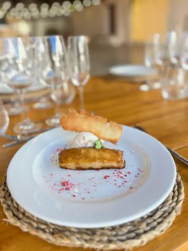 [POS062] Torrija de horxata con helado de leche merengada y teja de farton (r)
