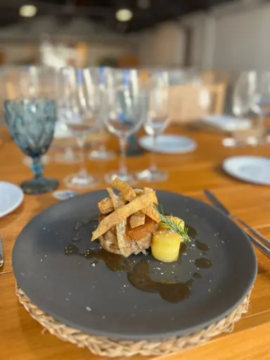 [SEG090] Timbal de paletilla de cordero lechal relleno de manzana y maíz crujiente
