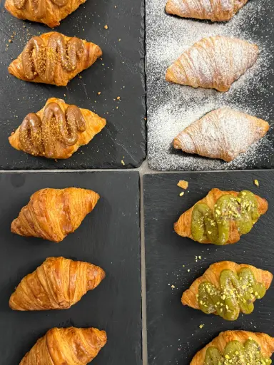 [APP013] Croissant (Classic, Glacé, Lotus y Pistacho) XS