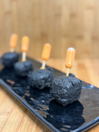 [APC023] Buñuelo negro de bacalao en tempura con salmorejo New