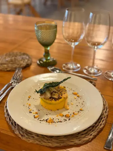 [PRI013] Causa limeña con rodaballo, mahonesa de lima con crujiente de espinaca y kikos New