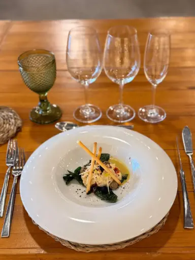 [PRI054] Ensaladilla marina de pulpo con mahonesa de ajo negro y crujiente de espinaca